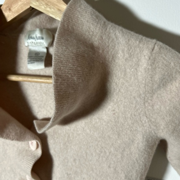 Neiman Marcus Kid’s/Toddler 100% Cashmere Cream Cardigan, Cowled Collar - Picture 4 of 8